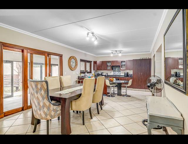 3 BEDROOM CLUSTER FOR SALE IN GLENVISTA